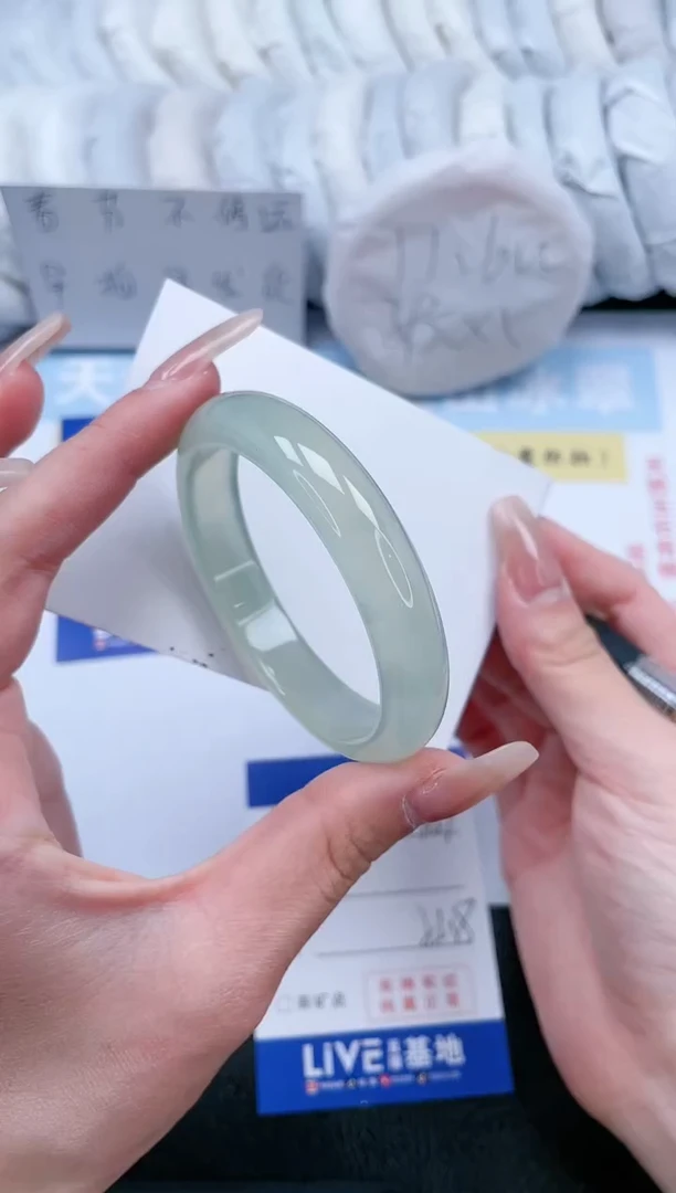 【闪购商品】石英质玉手镯未镶嵌T159-52.8