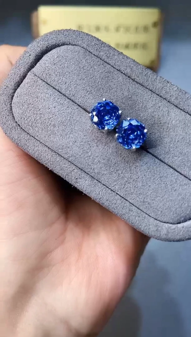 银S925镶嵌耳饰托帕石......