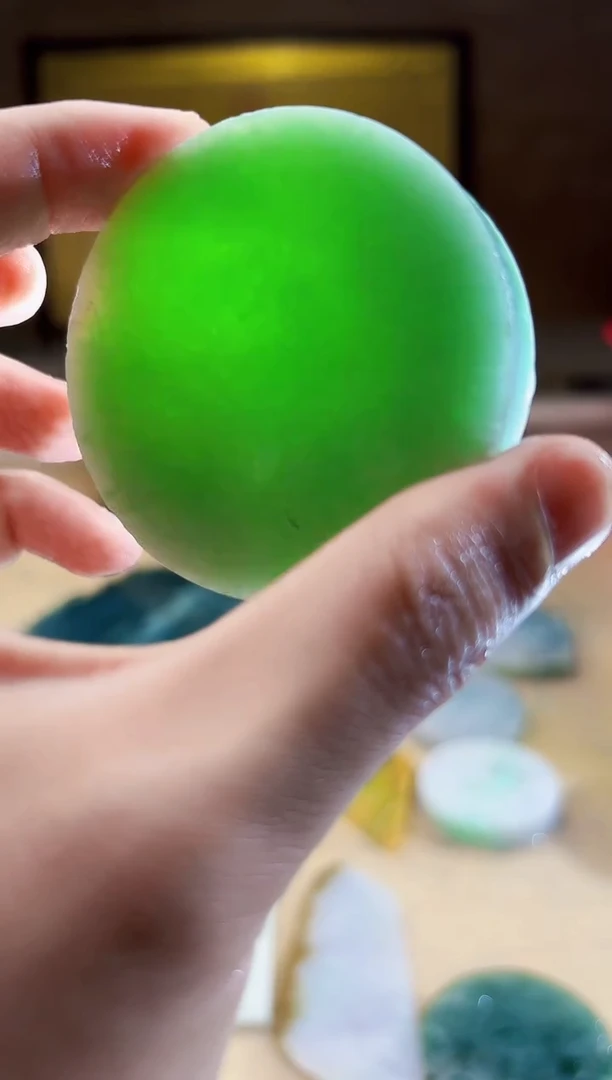 翡翠挂件未镶嵌A货张星5979