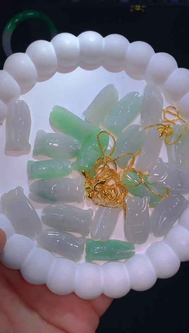 翡翠未镶嵌吊坠(赠链)多样性发其一