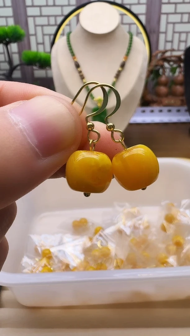 蜜蜡14K金镶嵌耳饰E01