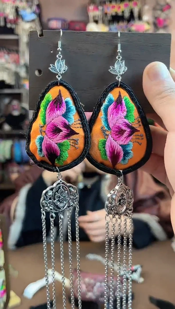 织绣民族风手工非遗老绣饰品670