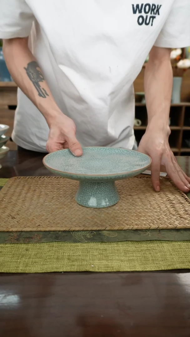 陶瓷一件包邮透青色带铁线圆满高足果盘18cm