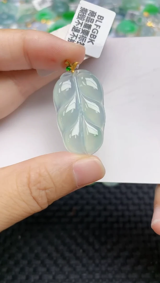 翡翠18K金镶嵌颈饰天然A货翡翠