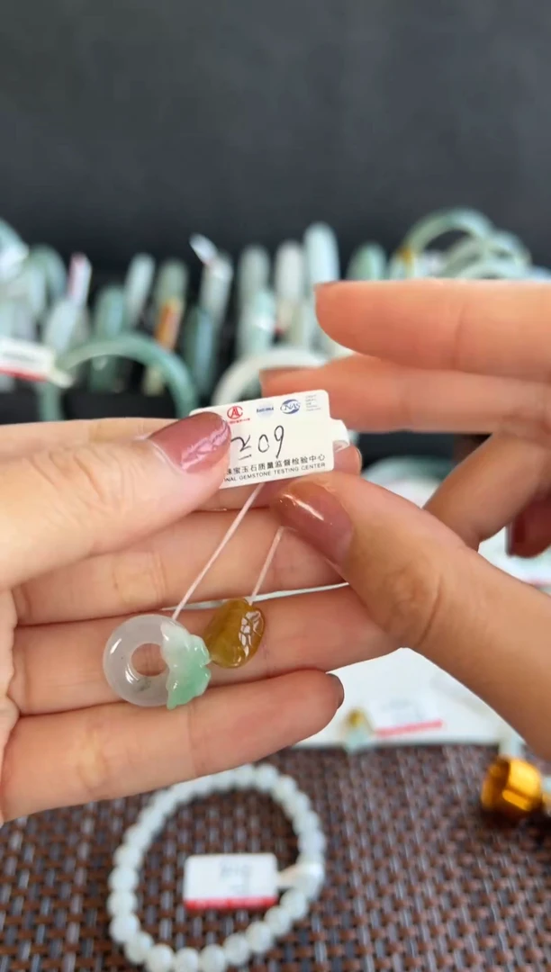 【闪购商品】翡翠颈饰未镶嵌394号