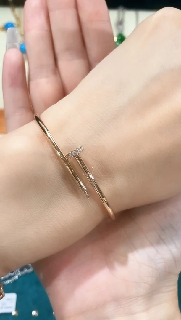 手镯18K金镶嵌钻石手镯