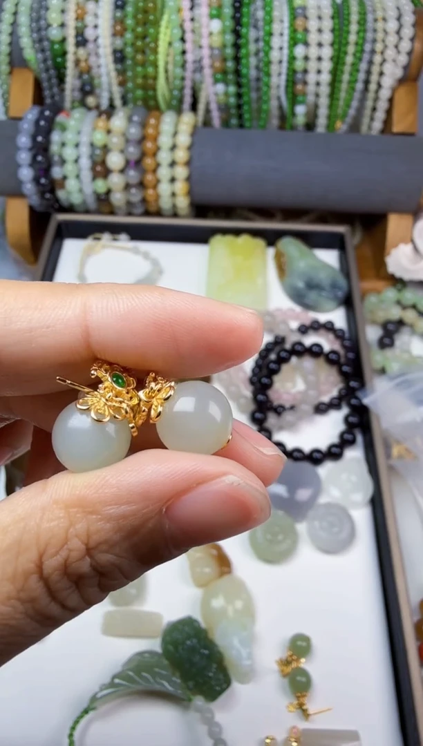 和田玉银S925镶嵌耳饰耳钉
