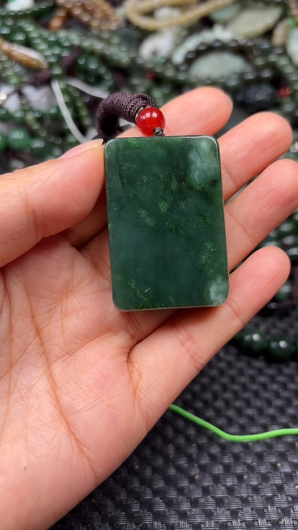 和田玉未镶嵌颈饰1