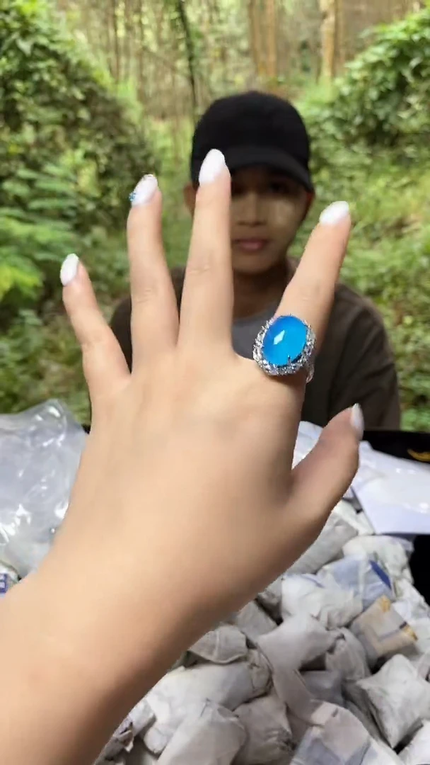 满色吊坠  所见即所得！