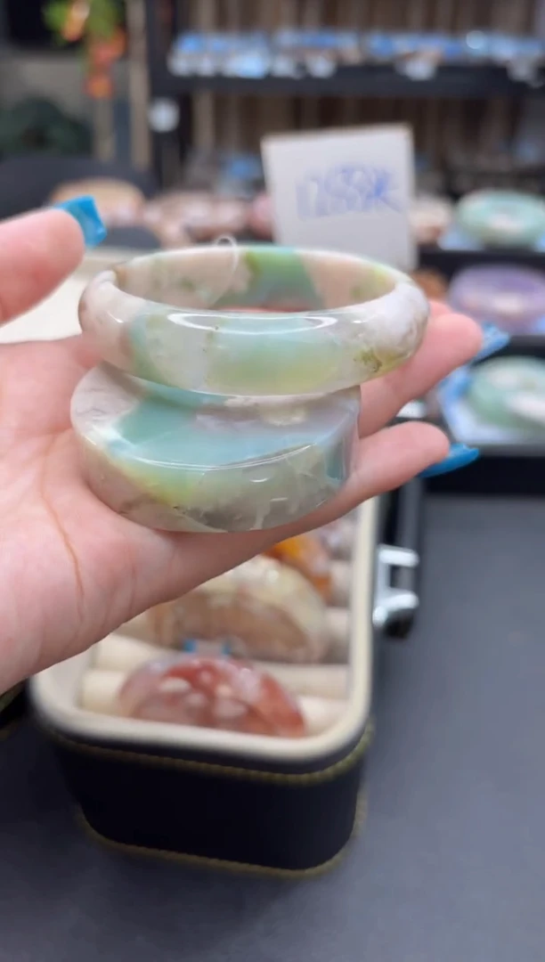 未镶嵌手镯石英质玉556(54圈赠送镯心)