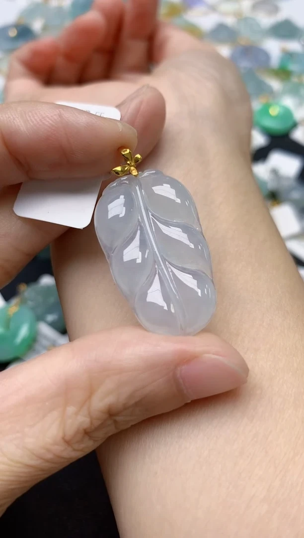 翡翠18K金镶嵌颈饰天然缅甸A货翡