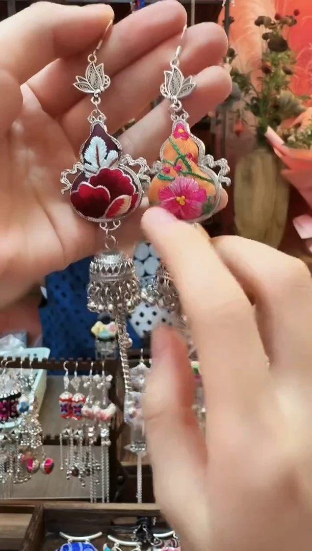 织绣云织谣民族风精美饰品   106