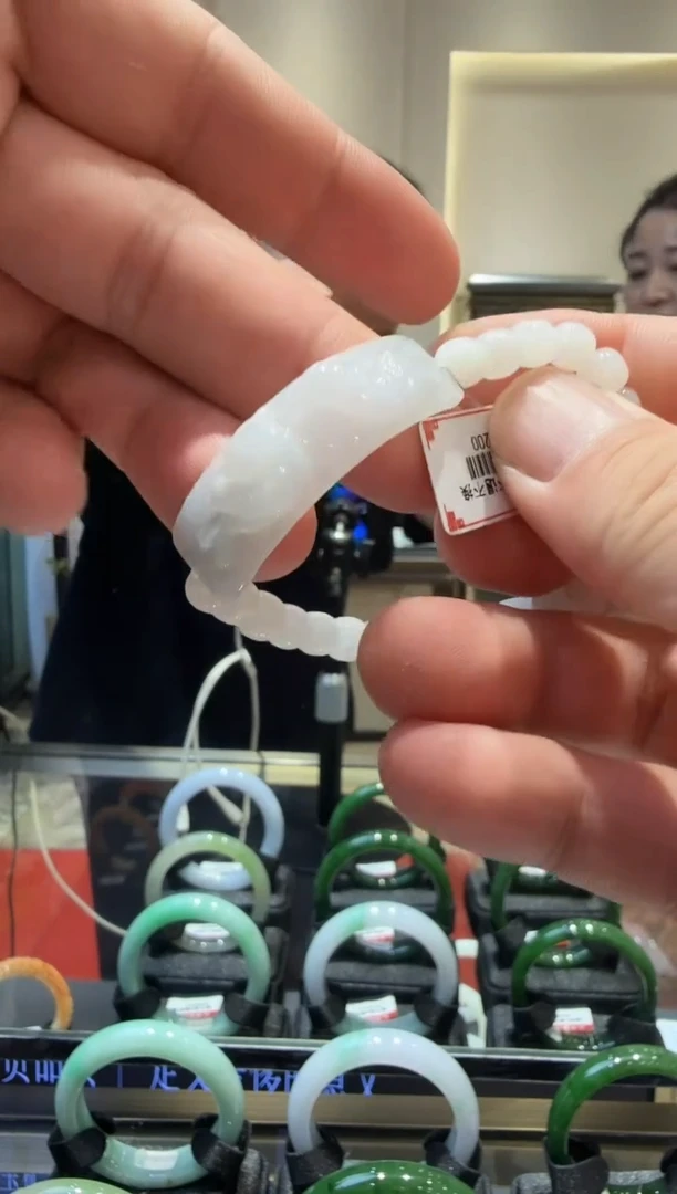 未镶嵌手链翡翠多样性发一