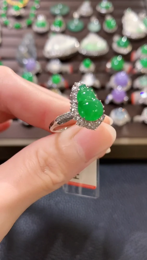 18K金镶嵌戒指翡翠a123