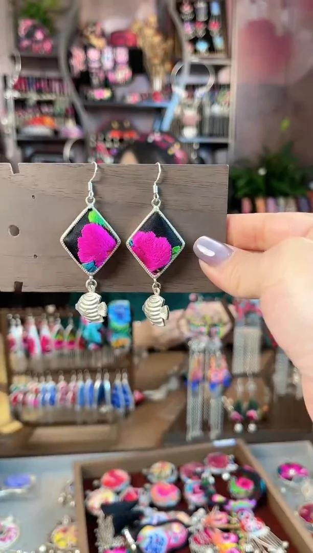 织绣民族风手工非遗老绣饰品311