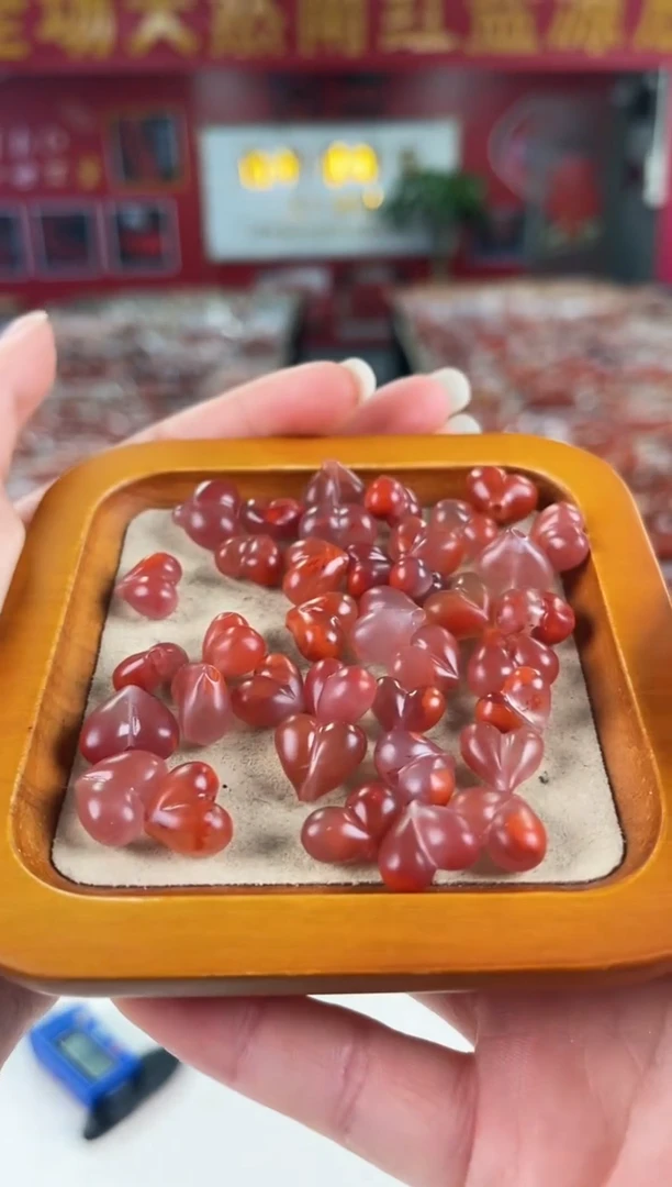 南红玛瑙屁桃未镶嵌（多样式发其一）