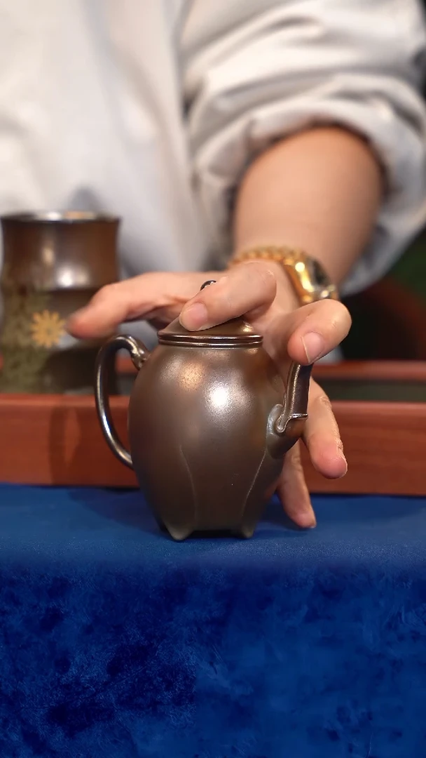 宜兴紫砂 紫砂茶壶 LJY 金银彩
