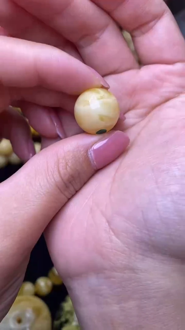 未镶嵌琥珀裸石葵.8