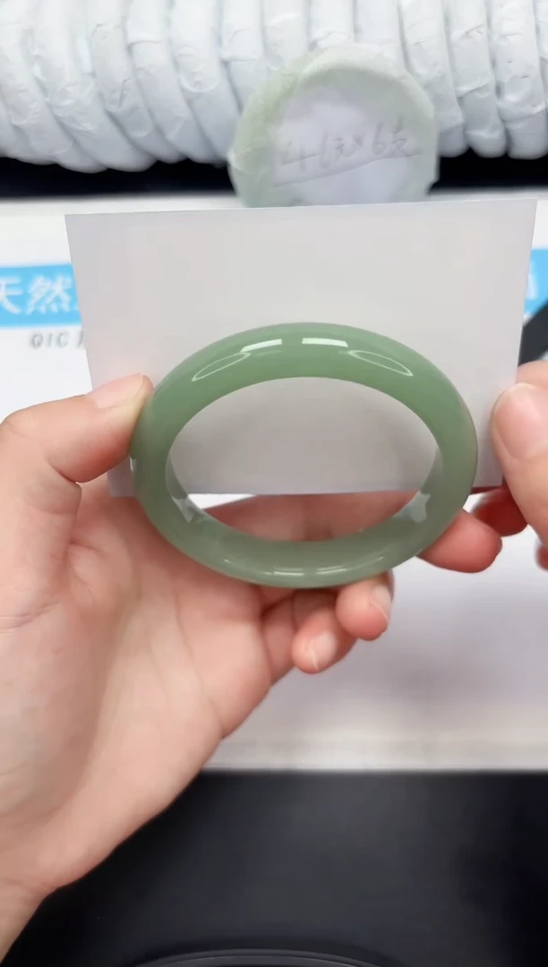 【闪购商品】石英质玉手镯未镶嵌44-60