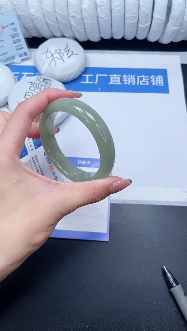 未镶嵌手镯石英质玉131-61.6DK