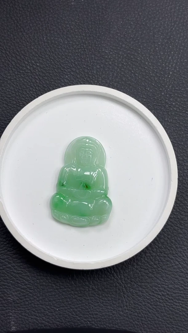 颈饰未镶嵌翡翠观音