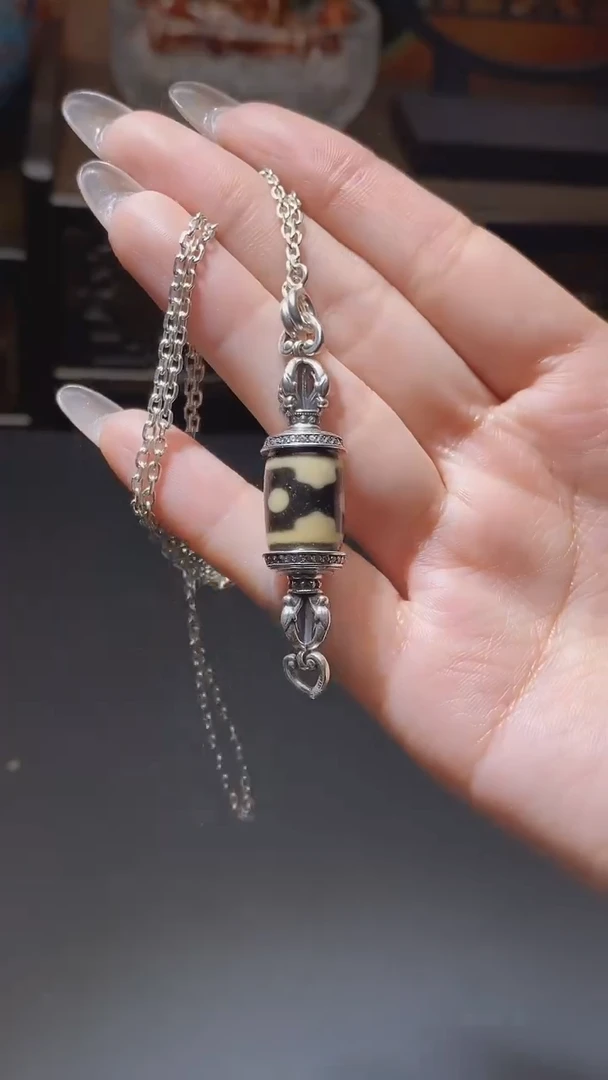 【闪购商品】玛瑙/玉髓颈饰银S925镶嵌上肯坛城三锁骨链