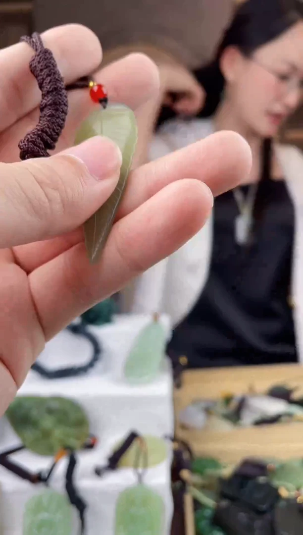 颈饰未镶嵌和田玉拍一发一，多样性发货