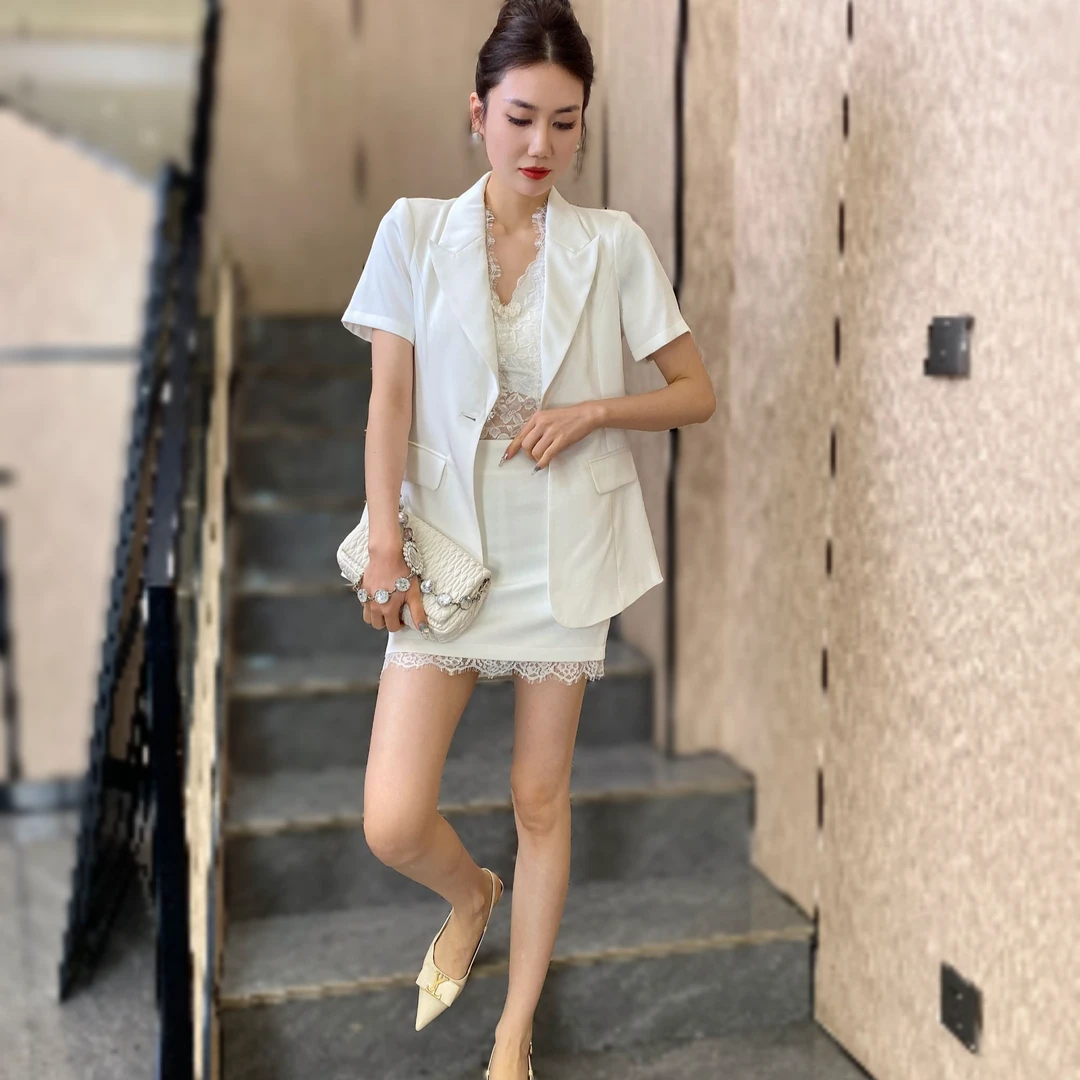 【俊英】法式高级感女神范气质2025春新款韩版蕾丝拼接时尚套装