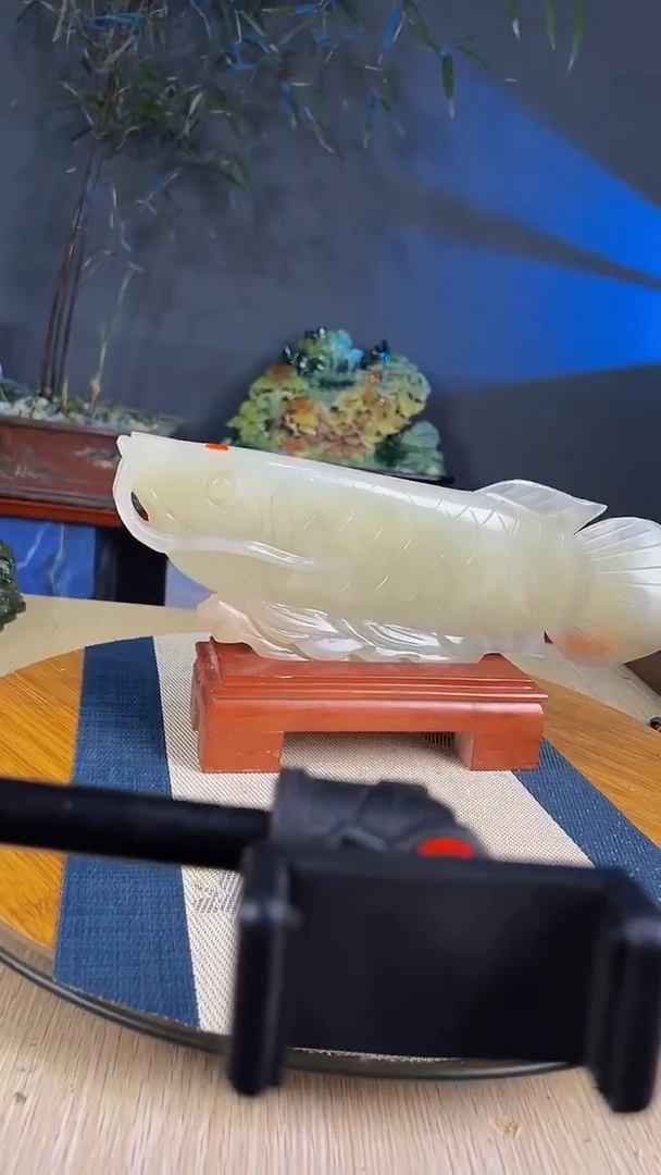 玉金龙鱼雕刻摆件