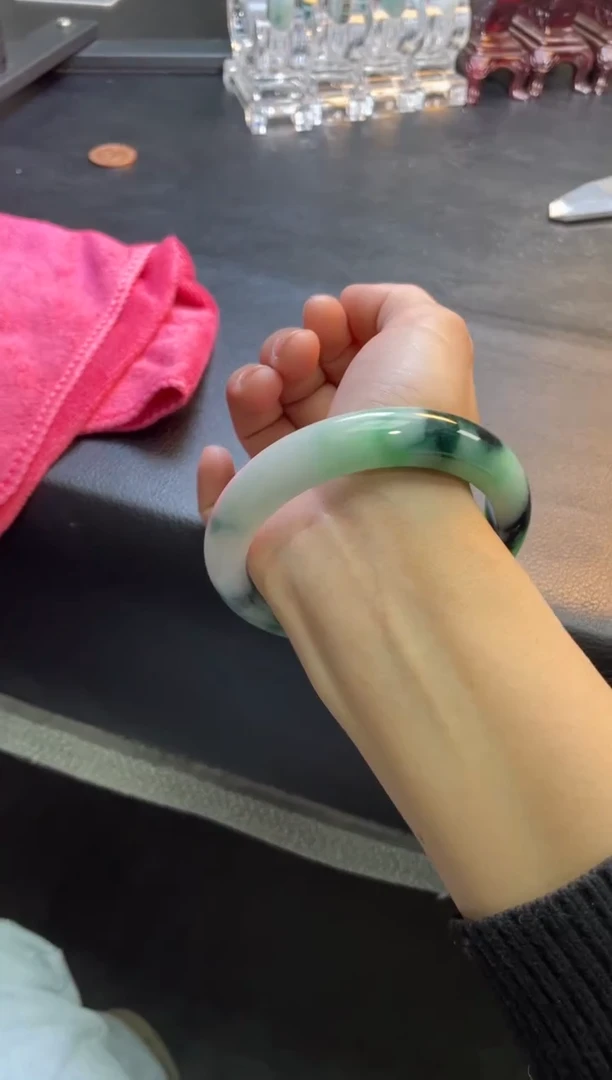 【闪购商品】翡翠手镯未镶嵌手镯