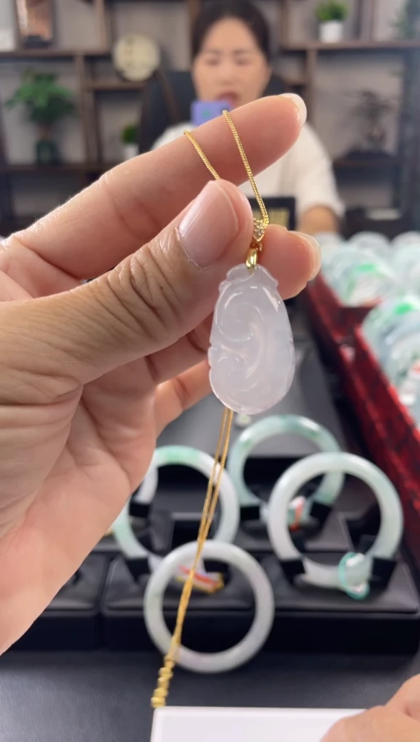 翡翠未镶嵌吊坠(赠链)如意多样性发其一