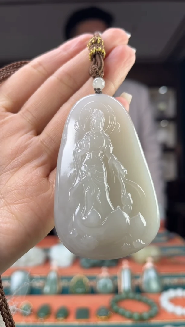 颈饰未镶嵌和田玉佩佩