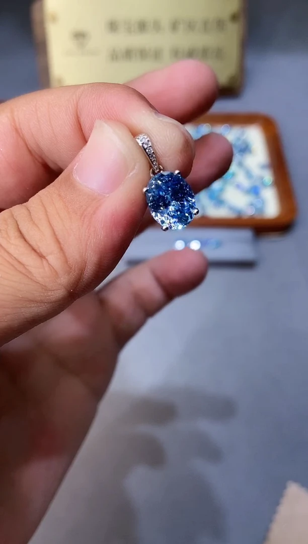 海蓝宝石颈饰银S925镶嵌.......