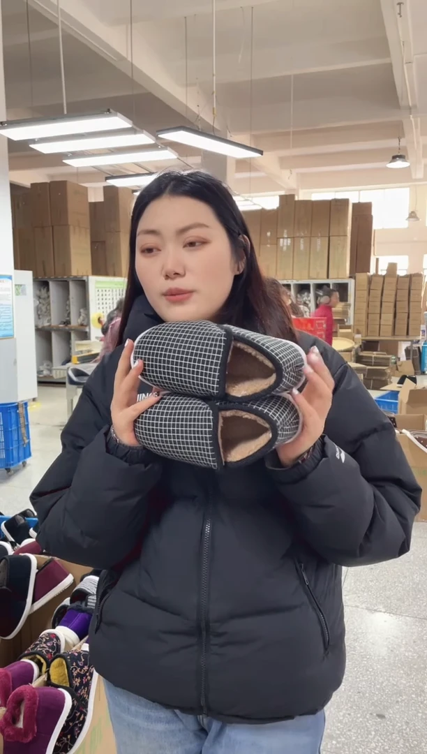 3-15黑格棉鞋37码