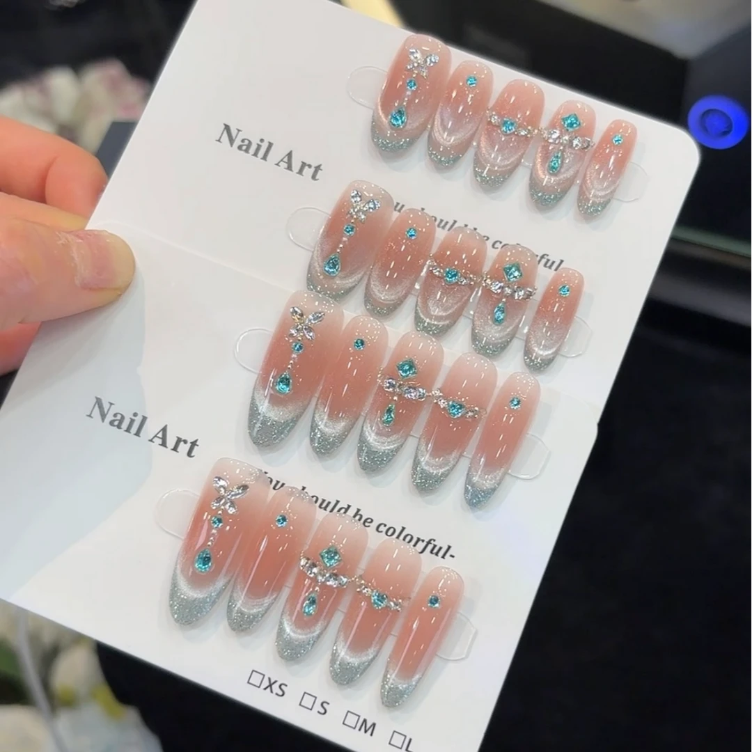 川美佳《海洋之心》显白高级细闪碎钻爆闪纯手工穿戴甲