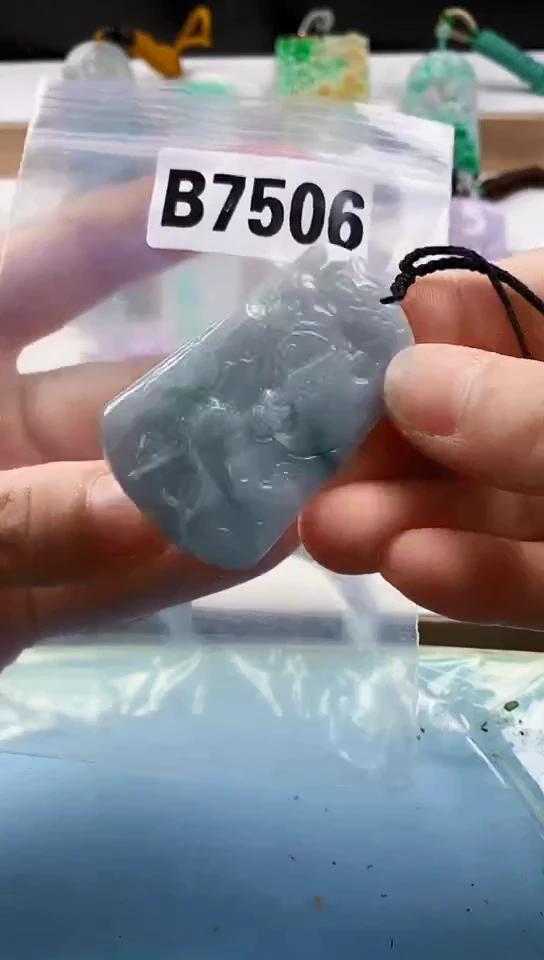 翡翠未镶嵌颈饰天然翡翠吊坠挂件