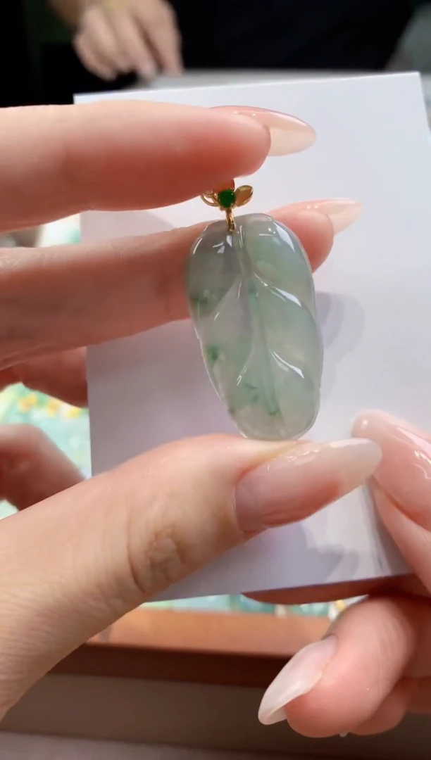 翡翠未镶嵌颈饰天然A货翡翠挂件