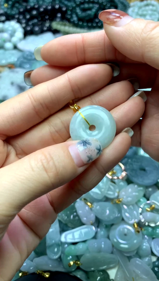 颈饰未镶嵌翡翠1