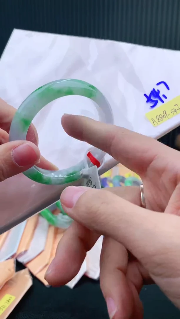 未镶嵌手镯翡翠54+