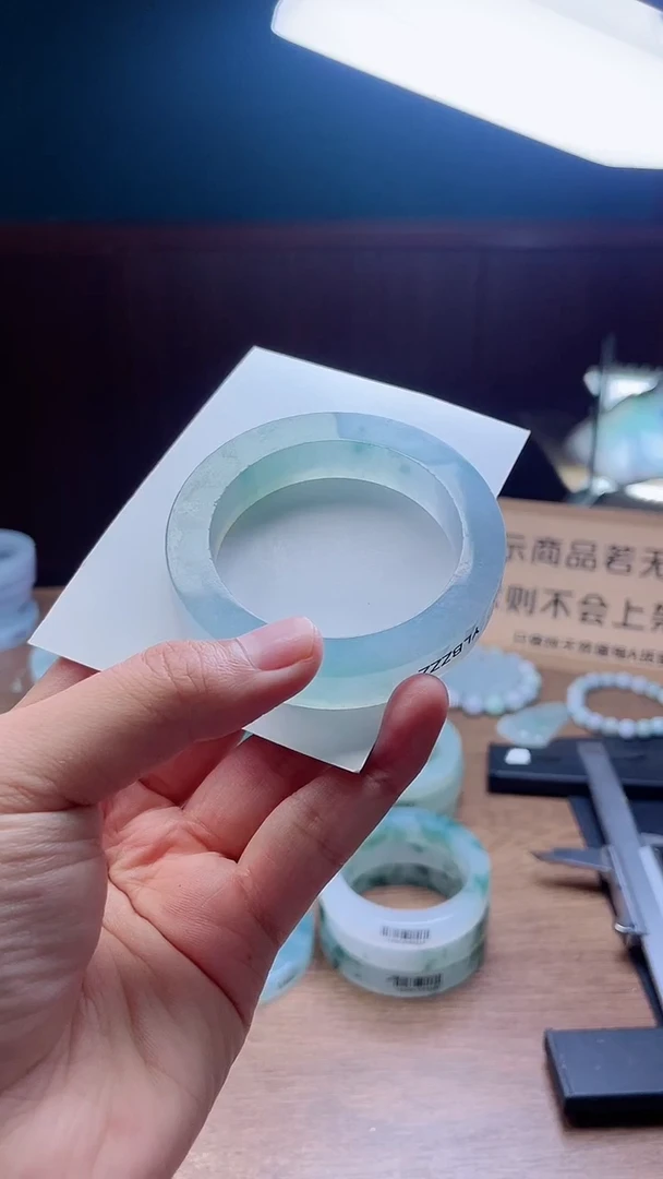 定制翡翠手镯未镶嵌定制