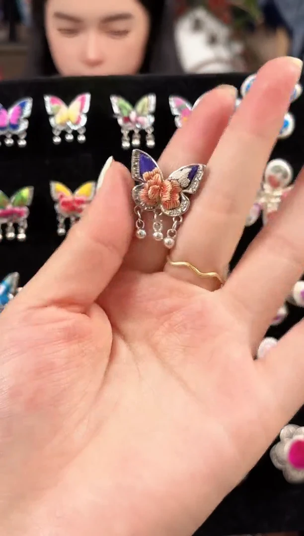 织绣民族风非遗老绣饰品139