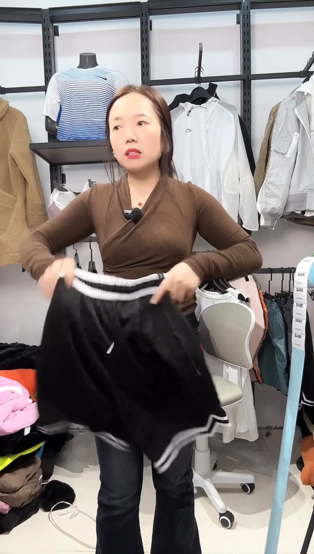 2150  编码  瑕疵直播间过款为准 尺码S