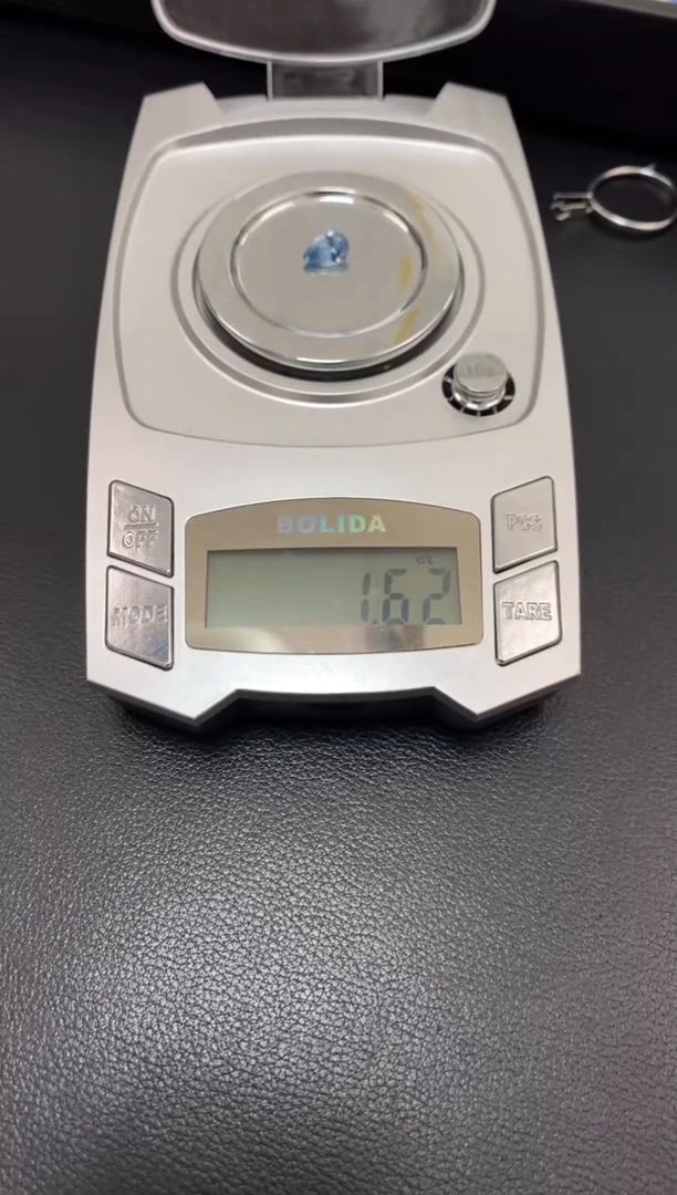 合成（培育）尖晶石裸石未镶嵌培育超级圣玛利亚尖晶水滴
