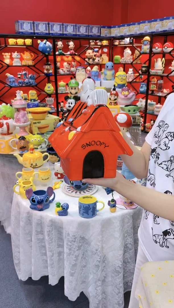 【闪购商品】.@@史努比红房子饼干罐