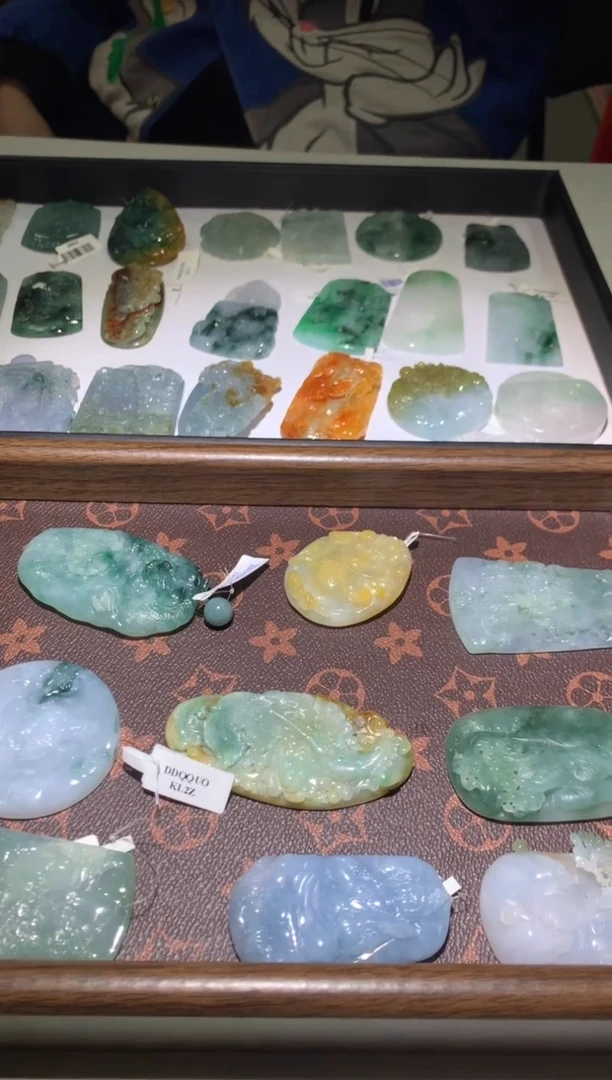 【闪购商品】定制翡翠未镶嵌毛货-不退不换