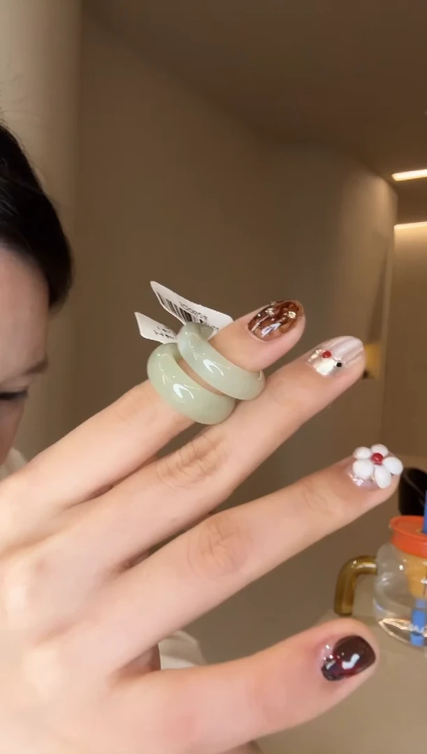 未镶嵌戒指和田玉11码蓝皮黄口(轮胎)多样性发其一