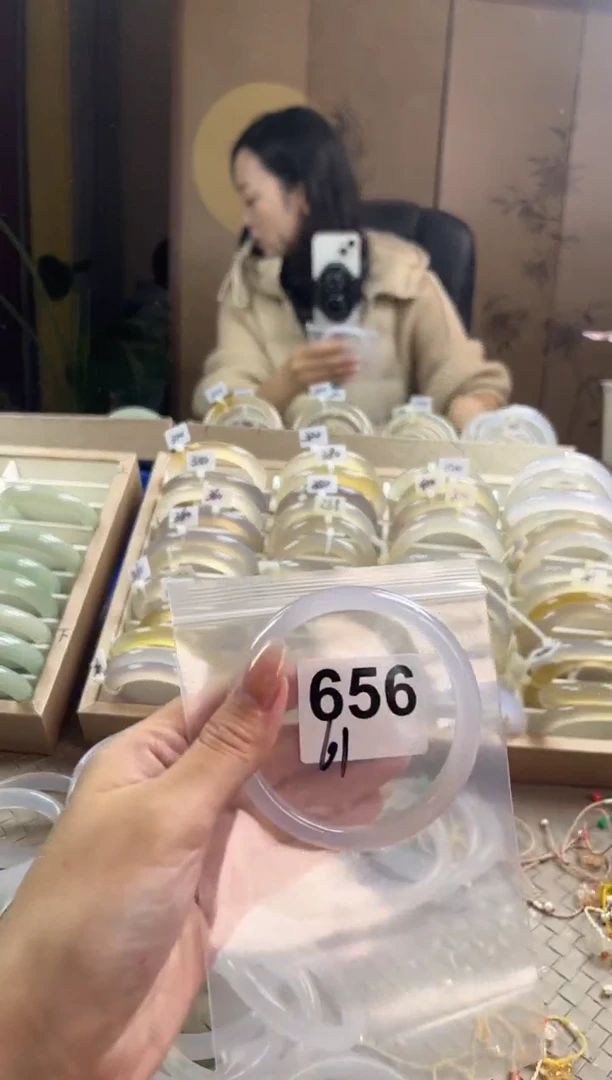 手镯玛瑙/玉髓未镶嵌656