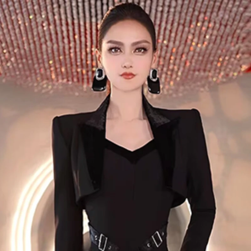 秋冬设计感收腰连体裤外套两件套2025新款气质女王范短款西装套装