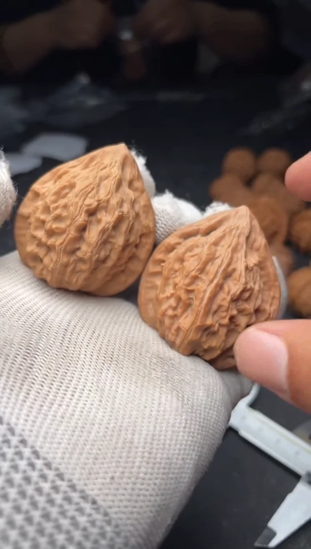 把件桃核a252  野生坐佛  40尺