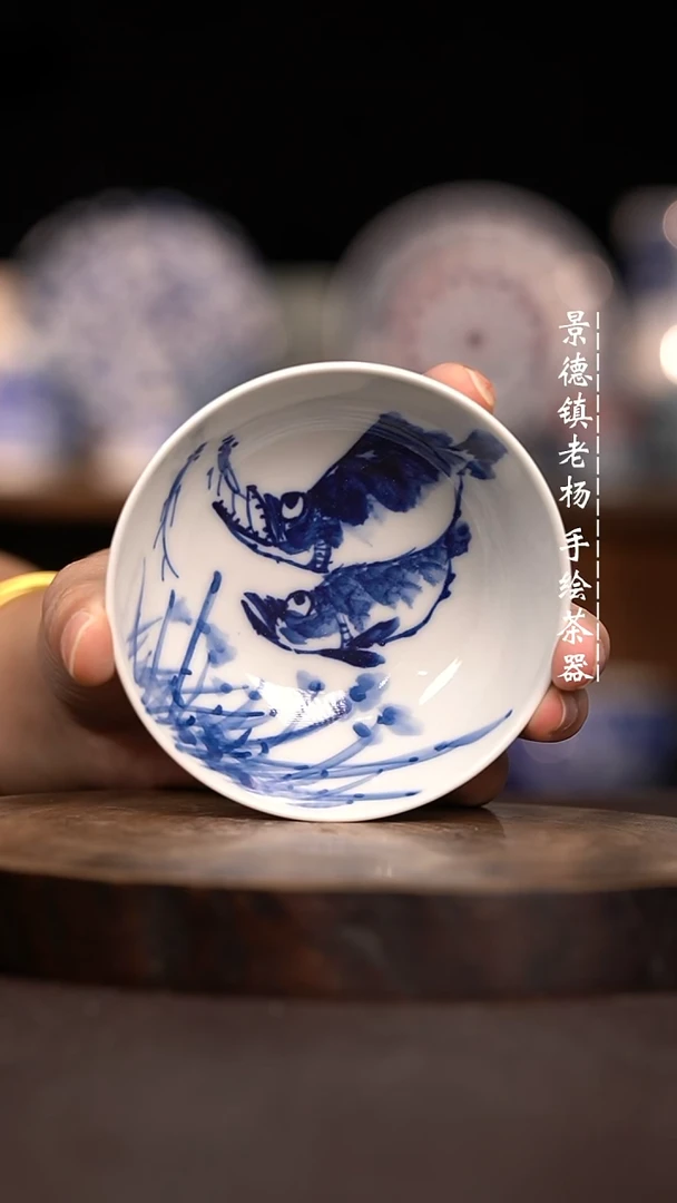 现代手绘茶器瑕不掩瑜